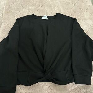 hey loves selling this cute tank top !